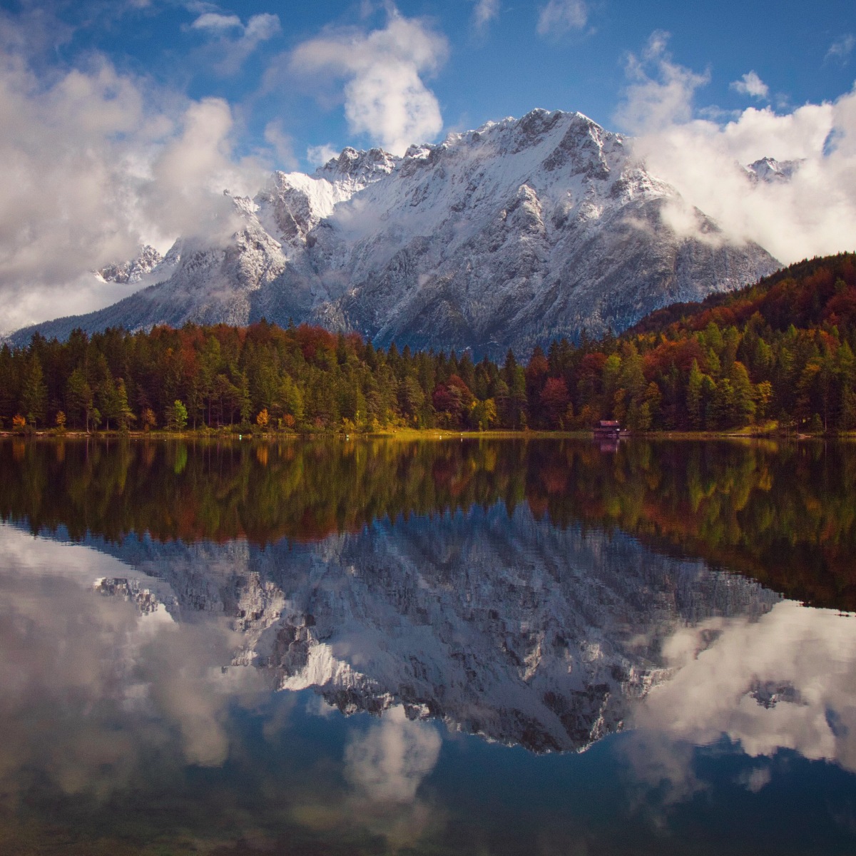 Spiegelung am herbstlichen Lautersee