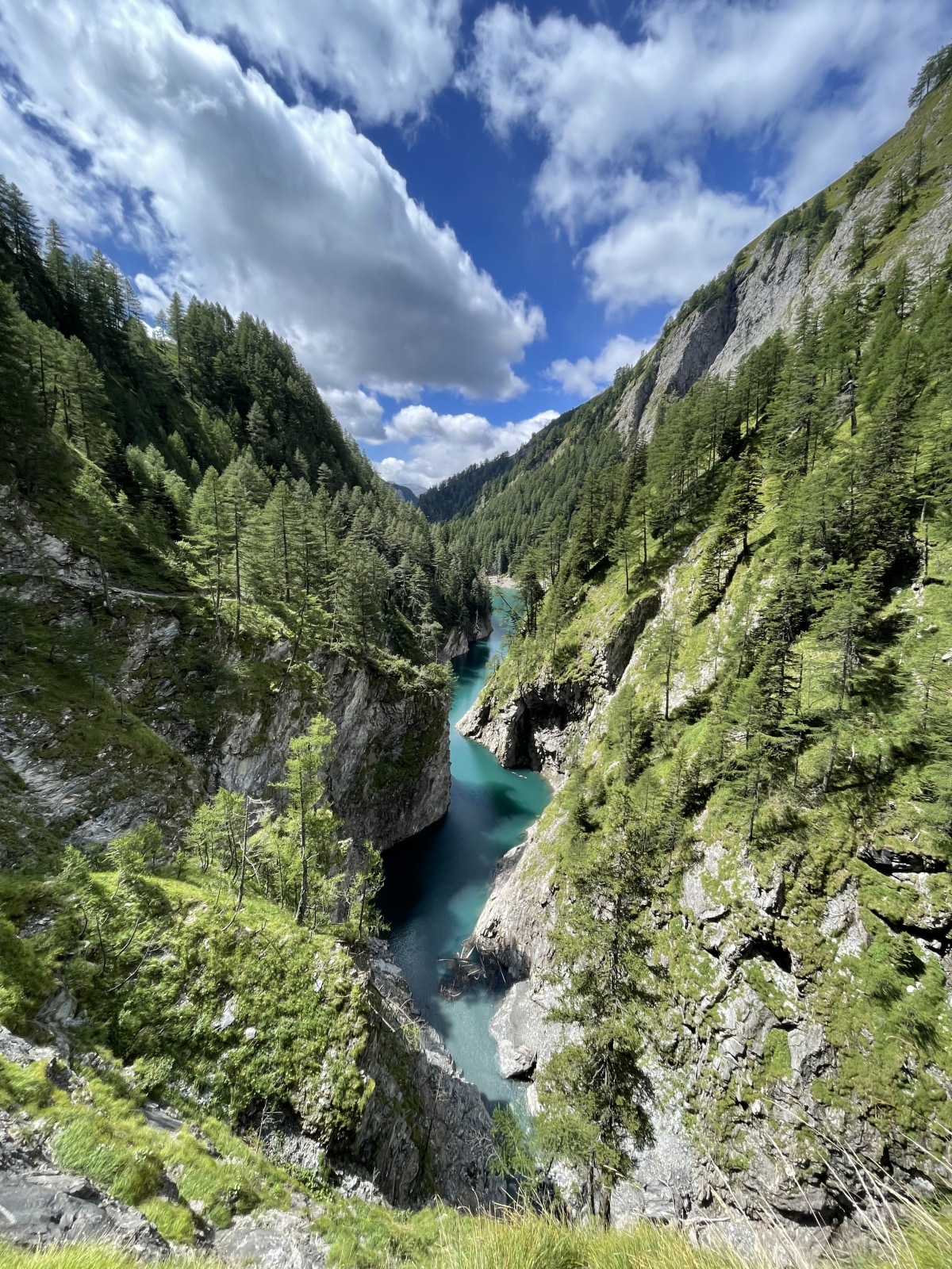 Verschmelzung von See und Berg