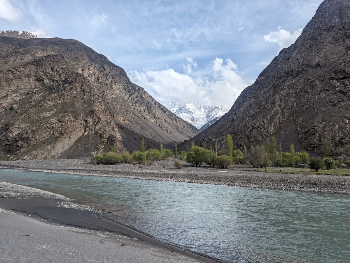 Kontraste im Pamir