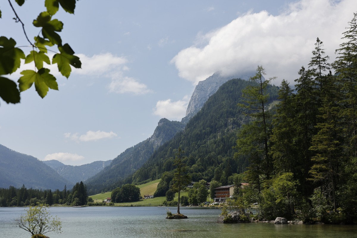 Bergpanorama über dem Hintersee bei Ramsau