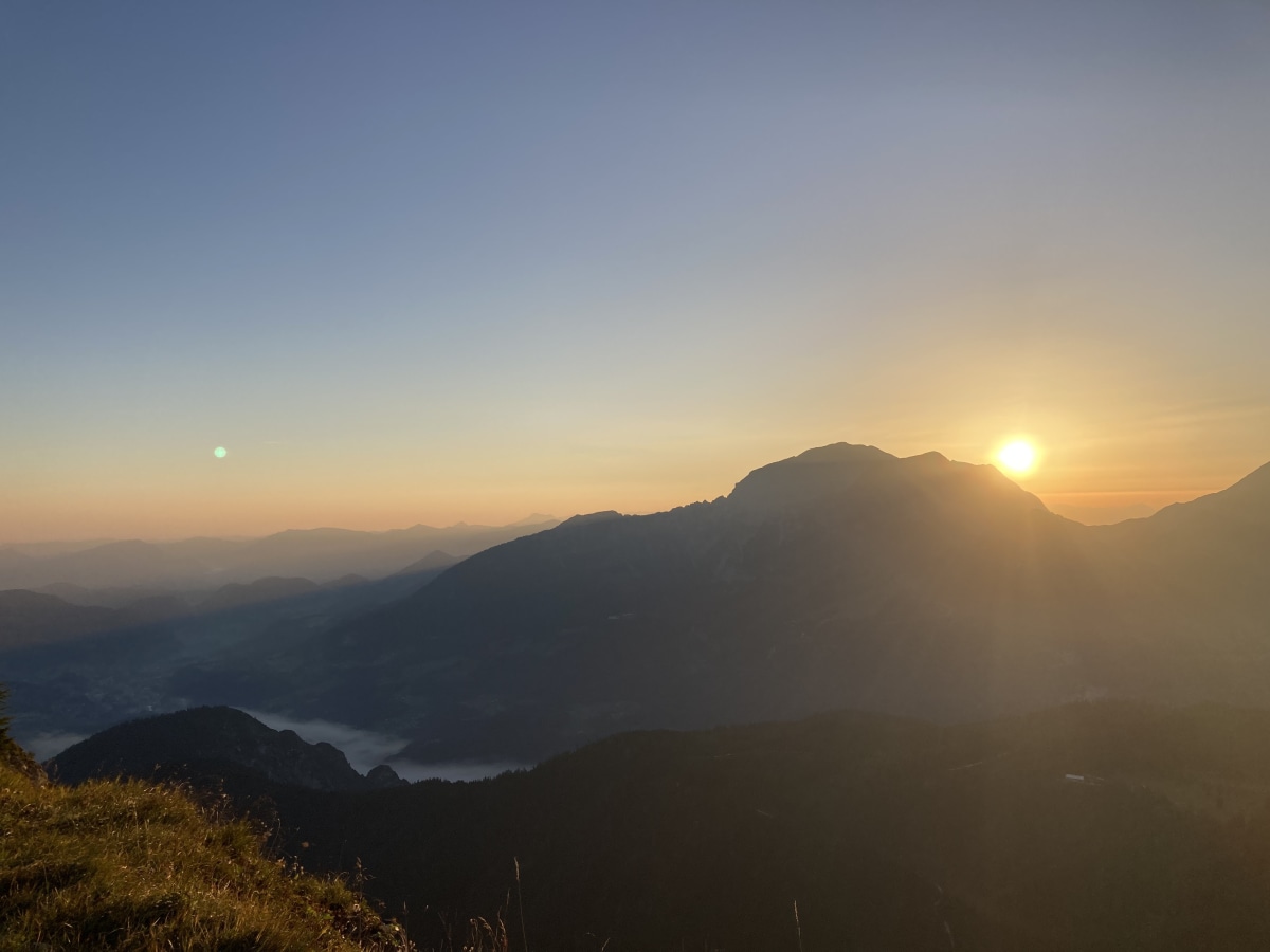 Sonnenaufgang am Watzmannhaus