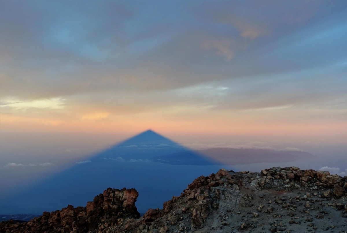 Schatten des Teide über La Gomera