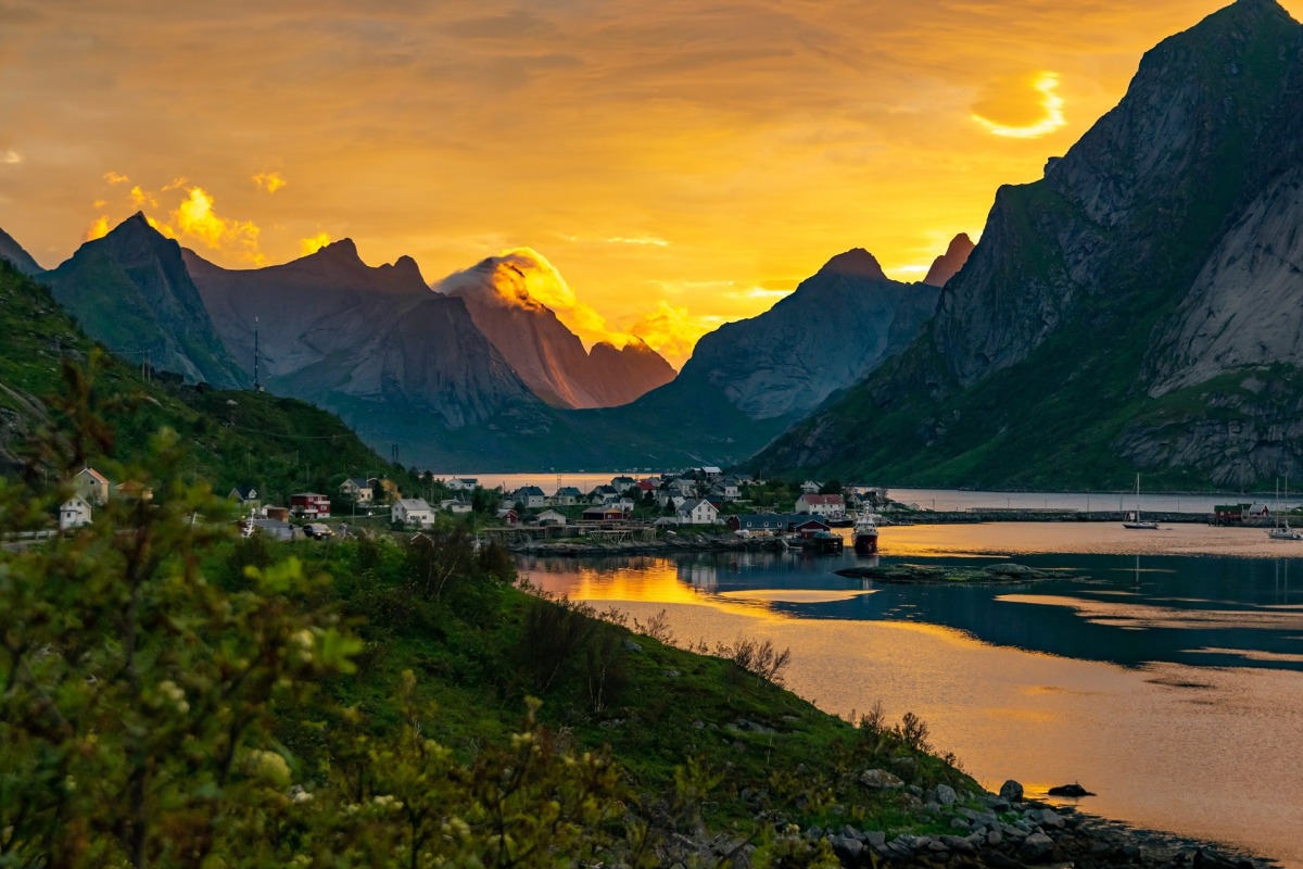 Mitternachtssonne auf den Lofoten