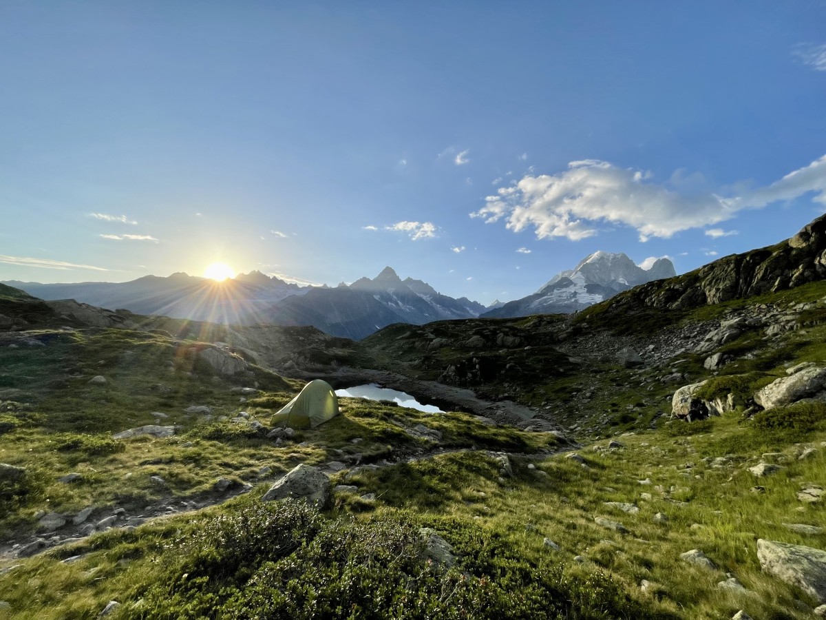 Sonnenaufgang über dem Mont-Blanc-Massic