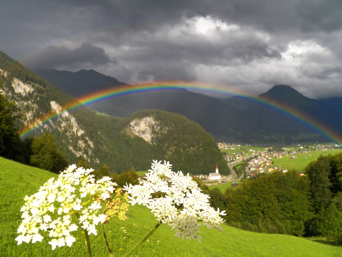 Regenbogen über Au im Bregenzerwald