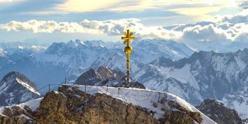 Rettungsaktion an der Zugspitze: Gipfelkreuz muss repariert werden