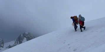 Rettungseinsatz an der Zugspitze: Wanderer bei winterlichen Verhältnissen überfordert