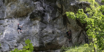 15-Meter-Sturz im Hausbachfall Klettersteig: Klettersteigausrüstung falsch angelegt