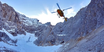 Saisonende an der Zugspitze: Bergwacht rettet überforderte Bergsteiger
