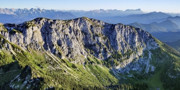 Die Touren aus ALPIN 10/2023: Julische Alpen, Ötztal & Bayern