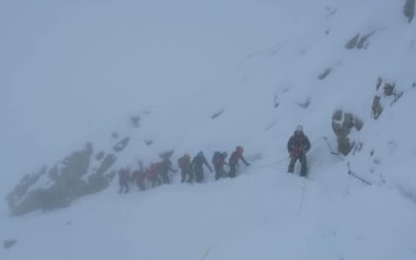 Zugspitze: Junges Paar muss bei Schneetreiben gerettet werden 
