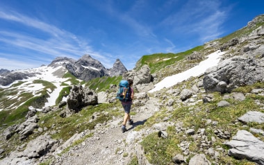 Kann man bei einer Wanderung in den Alpen ein Höhenödem bekommen?