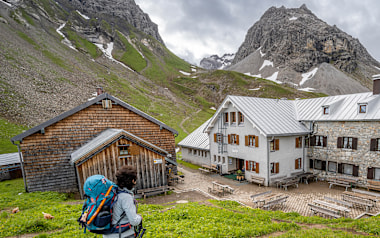 Welche Hütte in den Alpen hat die meisten Betten?