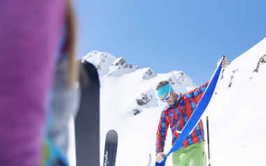 Nicht immer halten Skitourenfelle: Wir haben ein paar Tipps für euch gesammelt.