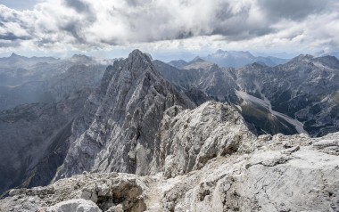 Glück im Unglück: Bergsteiger überlebt 50-Meter-Sturz am Watzmann