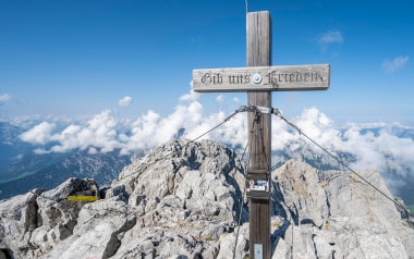 Hochkalter: Das imposante Gipfelkreuz.