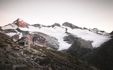 ALPIN-PICs im Juli: Fotowettbewerb "Meine liebste Hütte": Die Siegerbilder der Jury