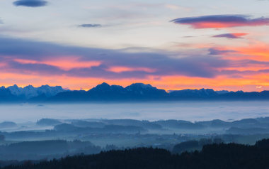 ALPIN-PICs im November: Fotowettbewerb "Berge im Nebel"
