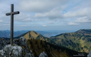 Gipfelkreuz des Blankenstein mit Tegernsee