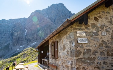 Kaufbeurer Haus und Urbeleskarspitze in den Allgäuer Alpen