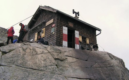 Welche ist die kleinste bewirtschaftete Hütte in den Alpen?