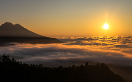 Bali: Kommt Besteigungsverbot für heilige Berge?