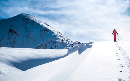 Jetzt anmelden für die ALPIN Tiefschneetage 2025: Lawinenprävention auf der Zugspitze