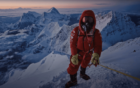 Inès Benazzouz alias Inoxtag beim Aufstieg zum Mount Everest.