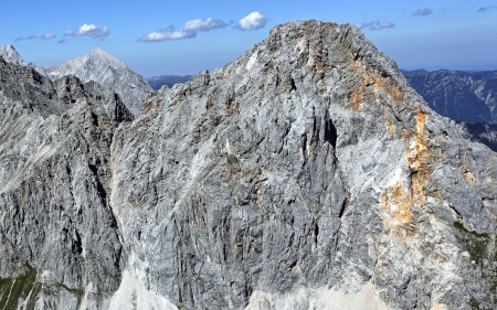 Tödlicher Absturz am Teufelsgrat: Bergsteiger fällt 300 Meter in die Tiefe
