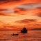 Fischerboote im Sonnenuntergang