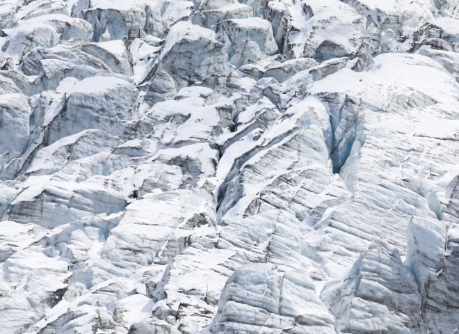 <p>Können tückisch sein: Gletscherspalten hier am Rhonegletscher im Wallis.</p>
