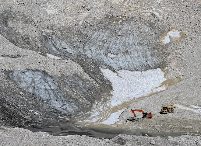 <p>Der Nördliche Schneeferner Gletscher unterhalb der Zugspitze. (Aufnahmedatum: 04. August 2026)</p>