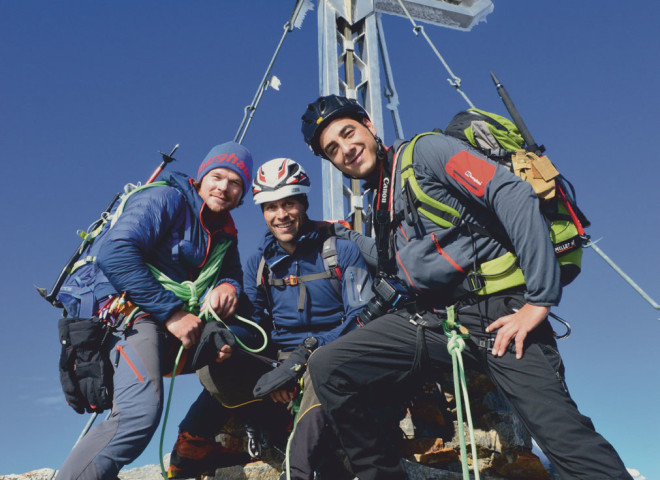<p>Siegerlächeln: Markus, Thomas und Fabian am Gipfel.</p>