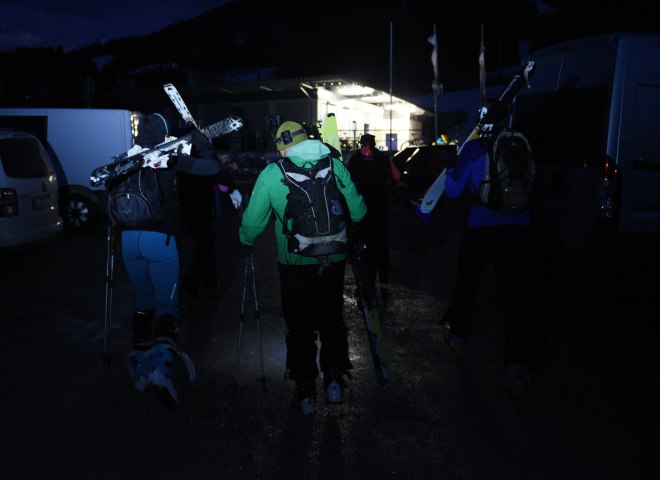 <p>Garmisch-Partenkirchen: Skitourengeher starten 2019 am Parkplatz der Hausbergbahn zu einer Nachtskitour. </p>