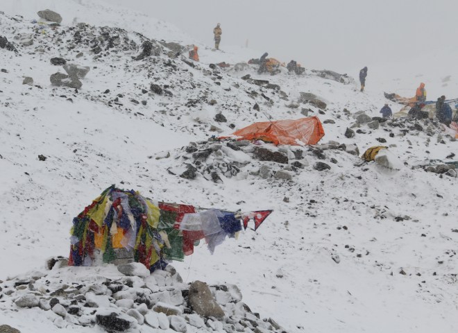 Das Everest-Basislager nach dem schweren Lawinenabgang