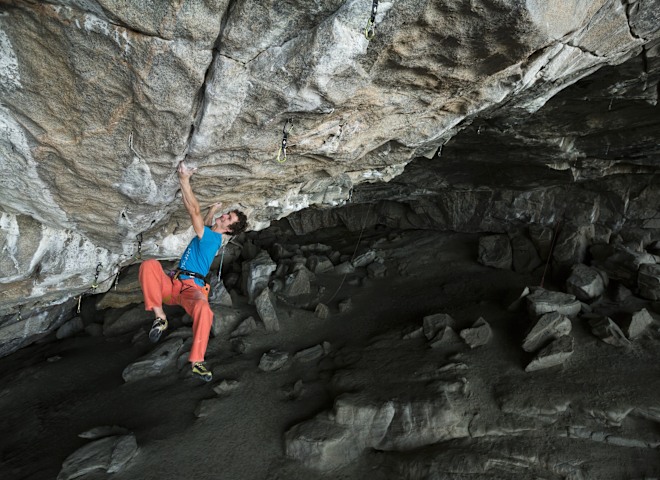 <p>Adam Ondra 2017 in einer der Cruxstellen von "Silence" (9c) in Flatanger, Norwegen.</p>