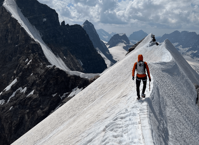 <p>Die Bilanz: 37 Stunden und 5 Minuten, 65 Kilometer, 7000 Höhenmeter und 10 Gipfel.</p>