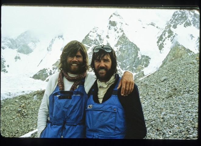 <p>Ein Anruf von Reinhold Messner im Jahr 1982 brachte den Stein ins Rollen. Er lud den damals noch vollkommen unerfahrenen Hans Kammerlander zu dessen erster Achttausender-Expedition ein.</p>