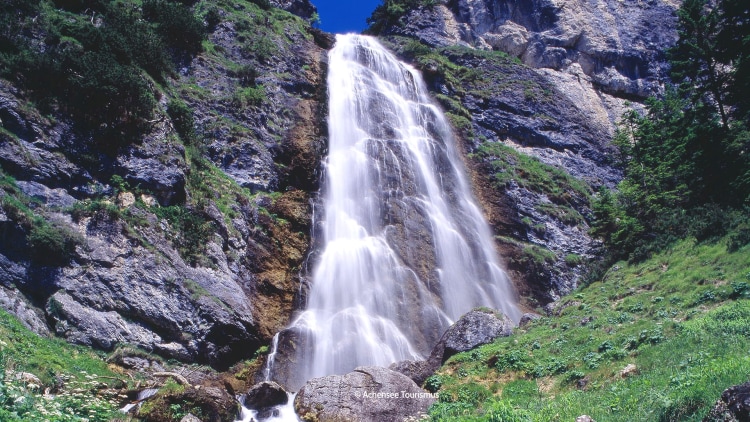Der Dalfazer Wasserfall am Achensee