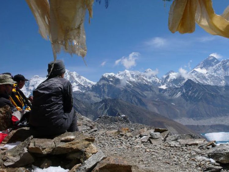 Herrliche Aussicht: Blick vom Renjo La auf das Everest Massiv. Foto: Amical.