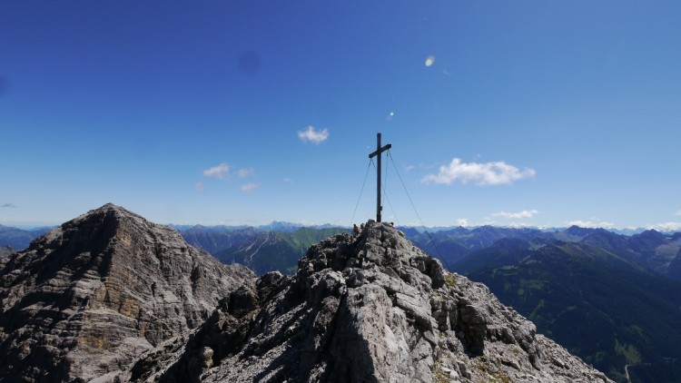 Das Gipfelkreuz der Bretterspitze