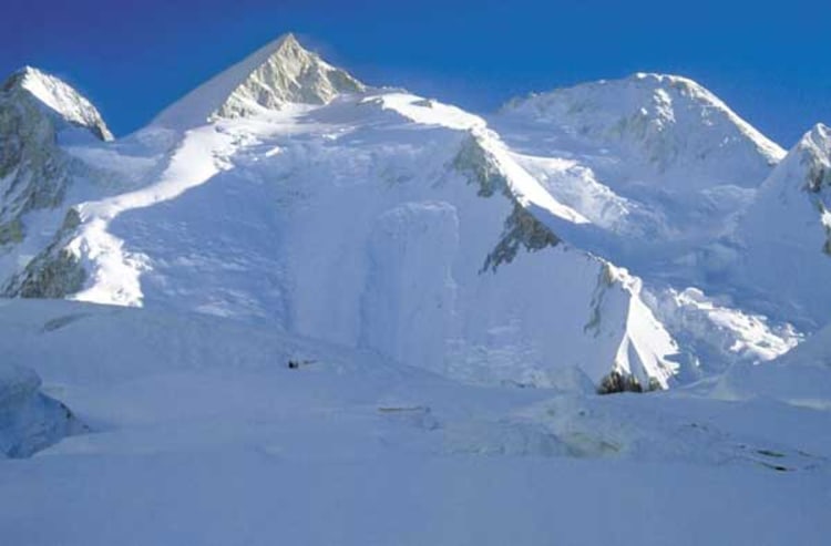 Mächtiger Eisklotz: Der Gasherbrum II (8035) im Karakorum-Gebirge.