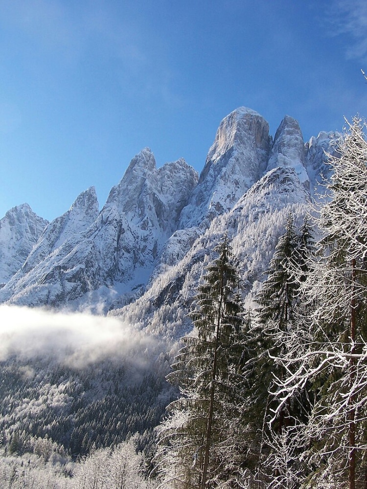 <p>Der Monte Agnèr im Winterkleid.</p>