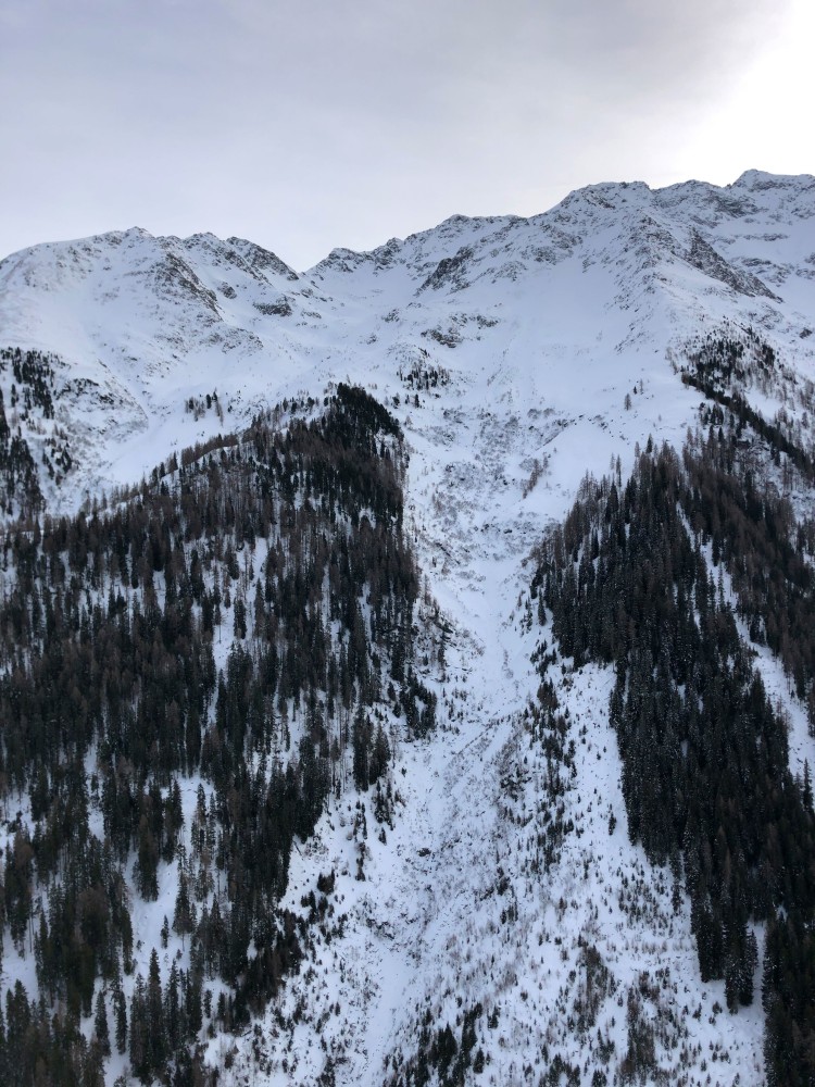<p>Unglücksort: Skitourengeher wird im Bereich der Gamskarspitze von Lawine erfasst.</p>