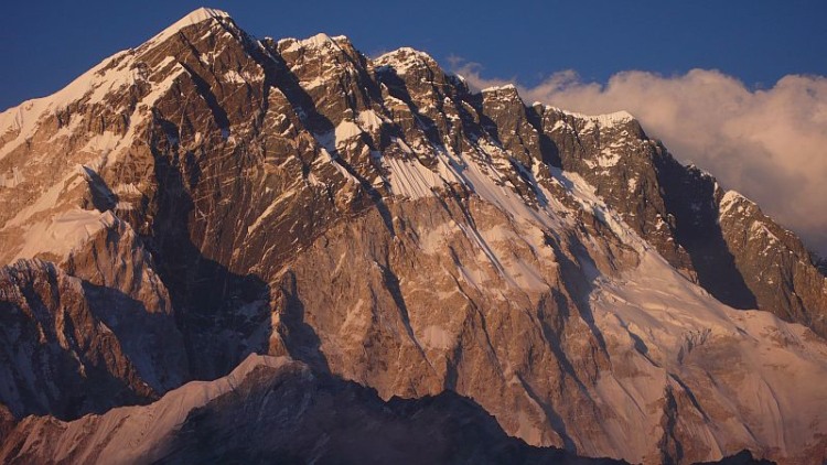 Fantastisch: der erhabene Blick in die Südwände von Nuptse und Lhotse.