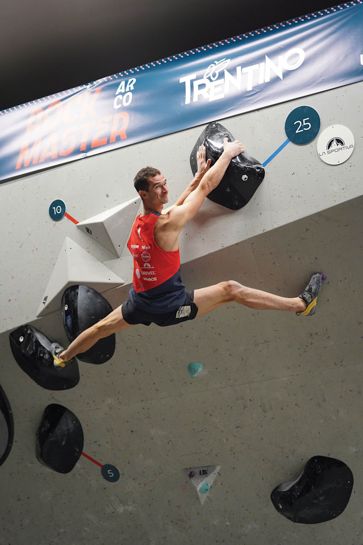 <p>Souverän: Adam Ondra erreicht das Top.</p>