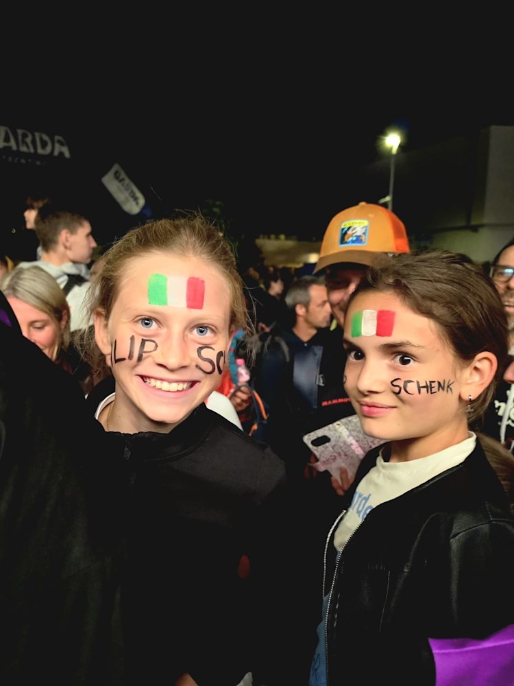 <p>Ihnen hat's sichtlich Spaß gemacht: junge Fans von Filip Schenk.</p>