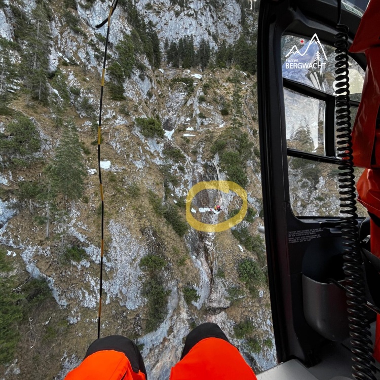 <p>Blick aus dem Rettungshubschrauber auf die Unfallstelle.</p>