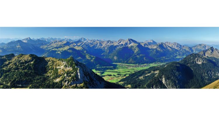 ALPIN Panorama: Tannheimer Tal und Allgäuer Alpen.