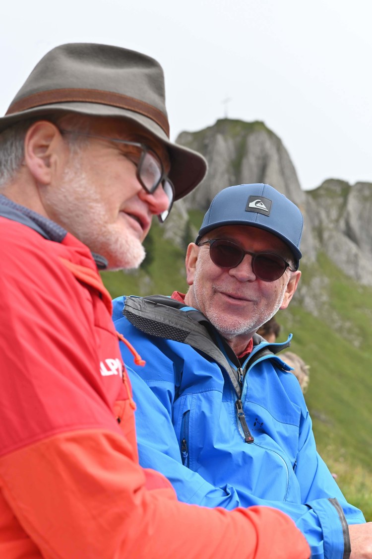 <p>Zwei leidenschaftliche "Bergmenschen" im Gespräch: Ernst Vogt (re.) mit ALPIN-Chefredakteur Bene Benedikt.</p>